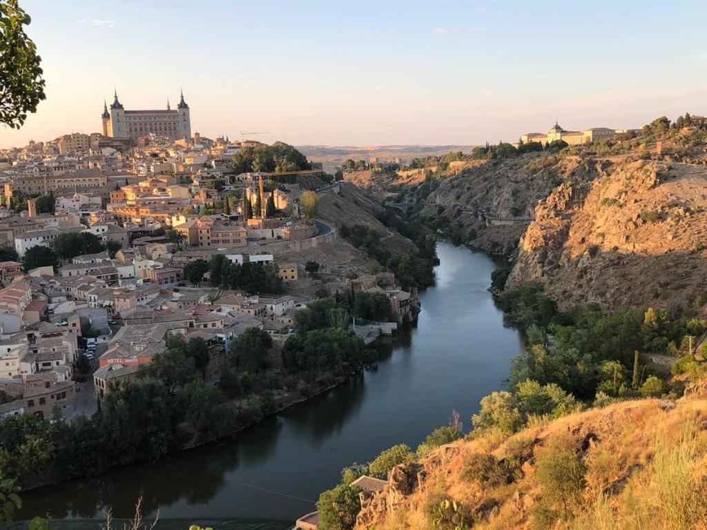 Toledo Ciudad De Las Tres Culturas , Un Lugar Para Disfrutar Todas Las Familias Con Sus Hijos " Desayuno Incluido" Villamiel de Toledo Kültér fotó